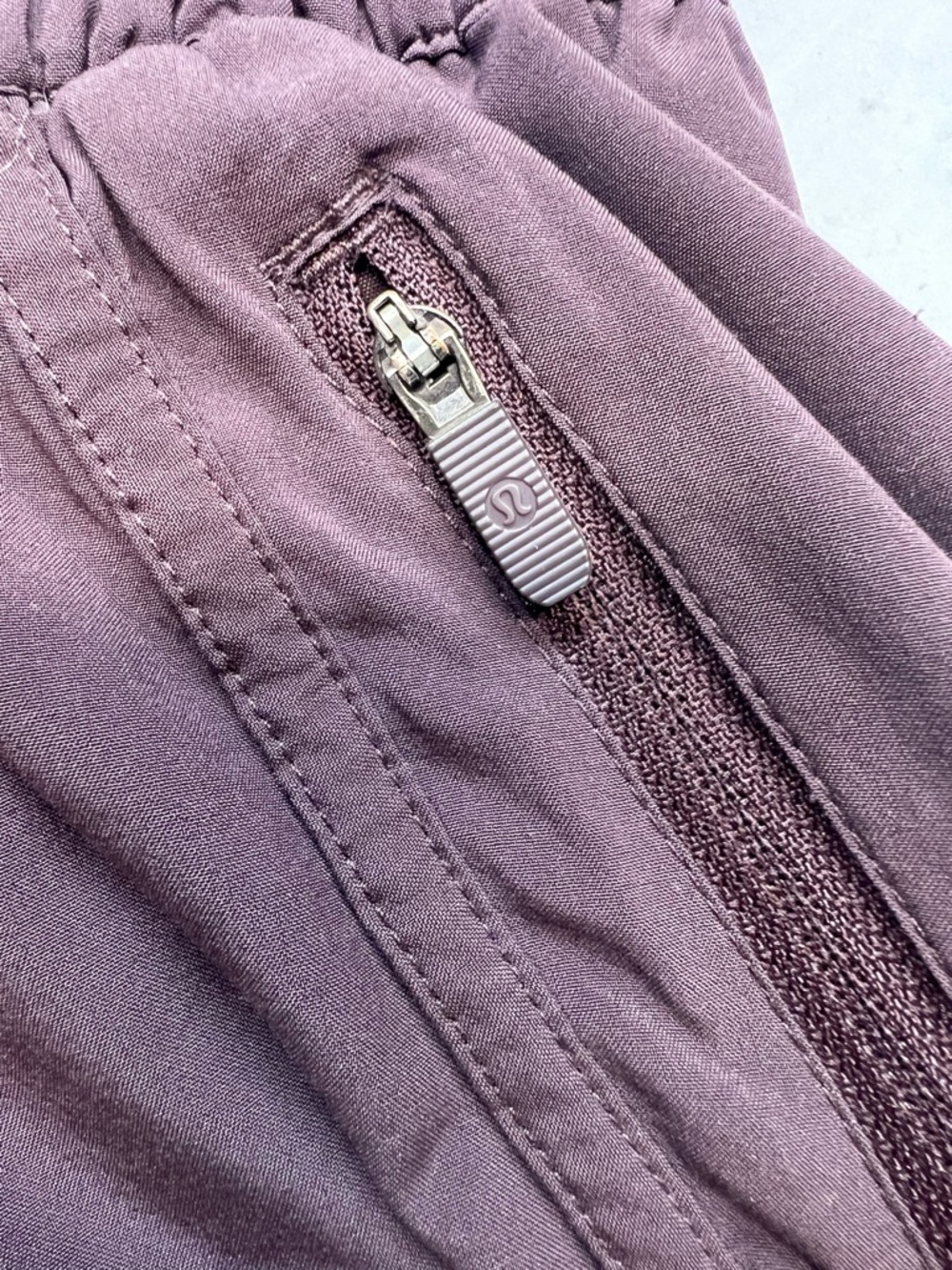 Lululemon Tracker Short V (4") Boysenberry, Sz 4 - Picture 4 of 10